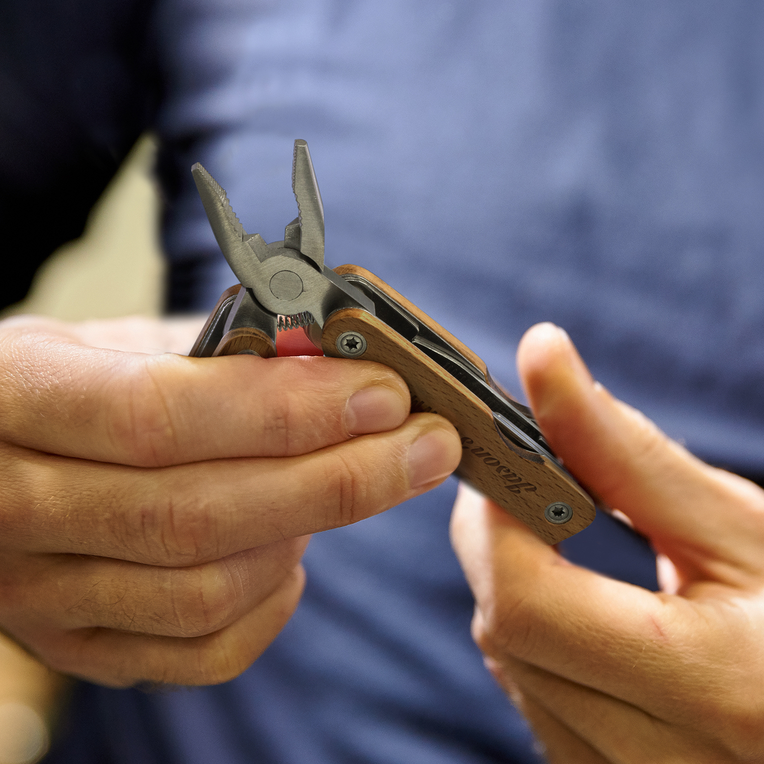 Tools & Hardware